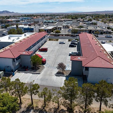 Baymont By Wyndham Ridgecrest Motel Buitenkant foto