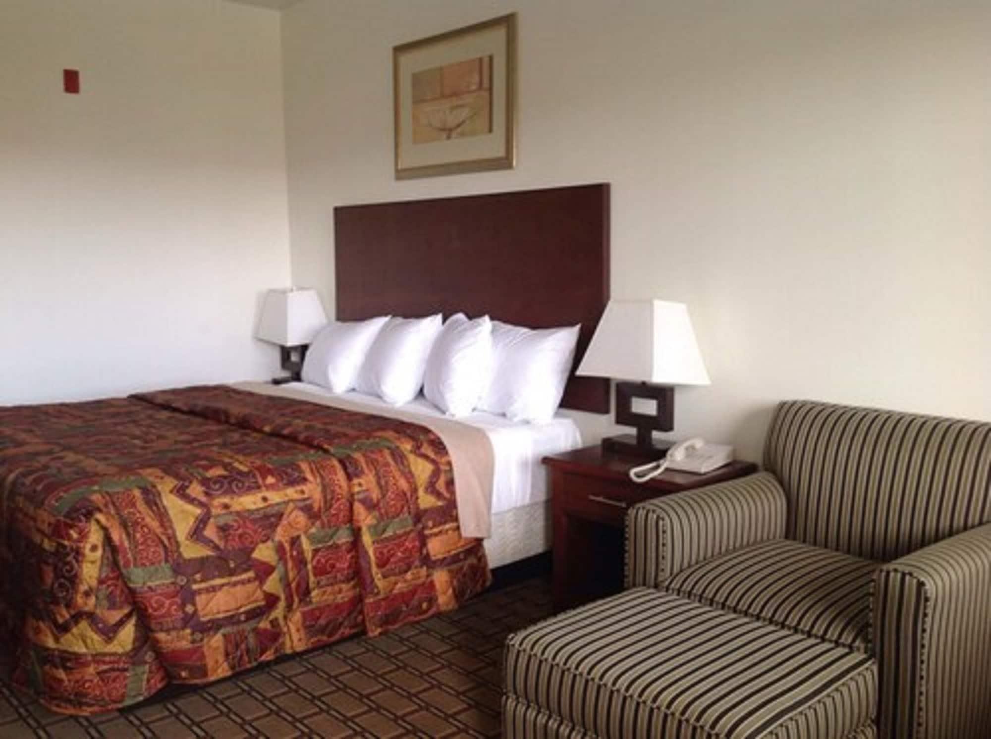 Baymont By Wyndham Ridgecrest Motel Buitenkant foto