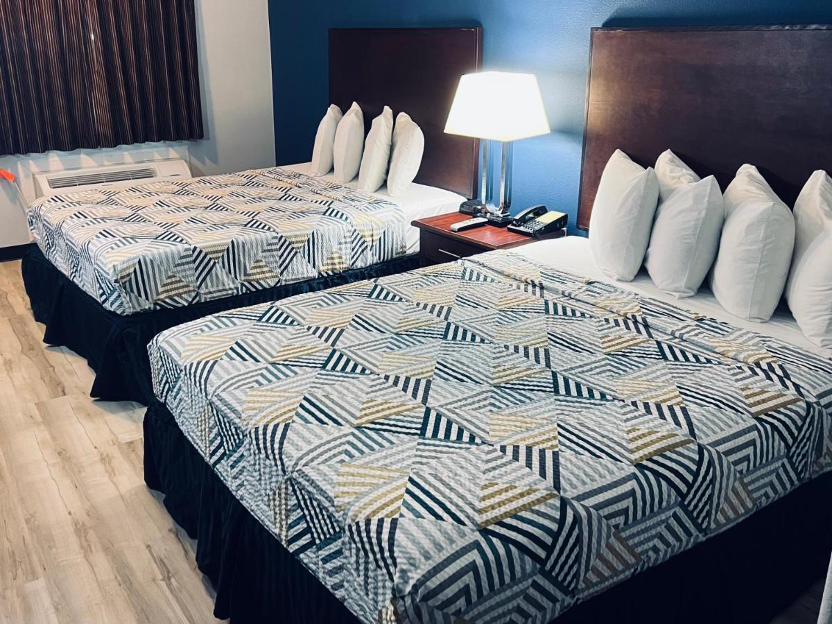 Baymont By Wyndham Ridgecrest Motel Buitenkant foto