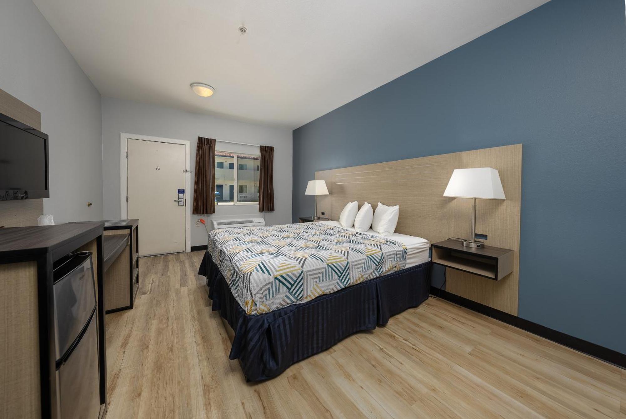 Baymont By Wyndham Ridgecrest Motel Buitenkant foto