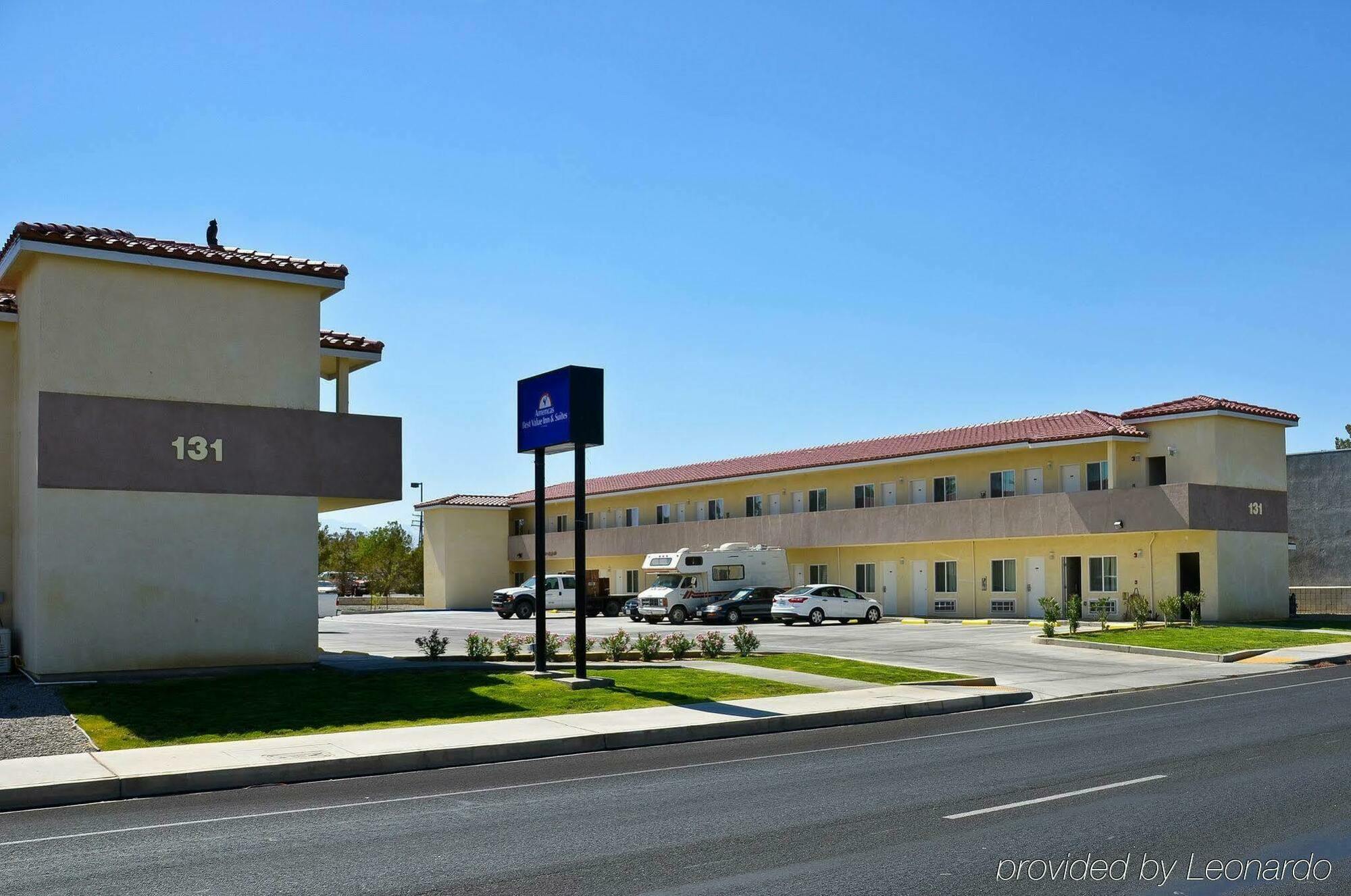 Baymont By Wyndham Ridgecrest Motel Buitenkant foto
